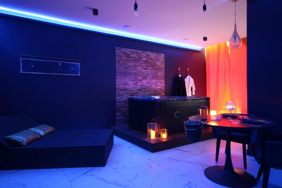 lumiere suite jacuzzi lyon