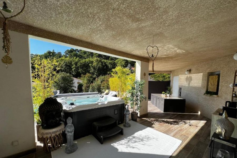 Chambre d'Hôte romantique Le temps d'un Instant  chambre avec Jacuzzi en Provence