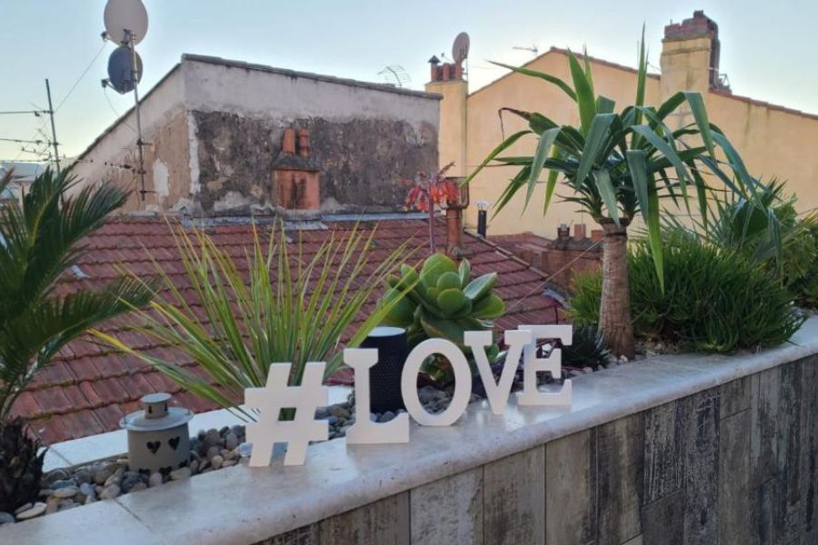 Loveroom La Garçonn'Hyeres chambre avec Jacuzzi en Provence