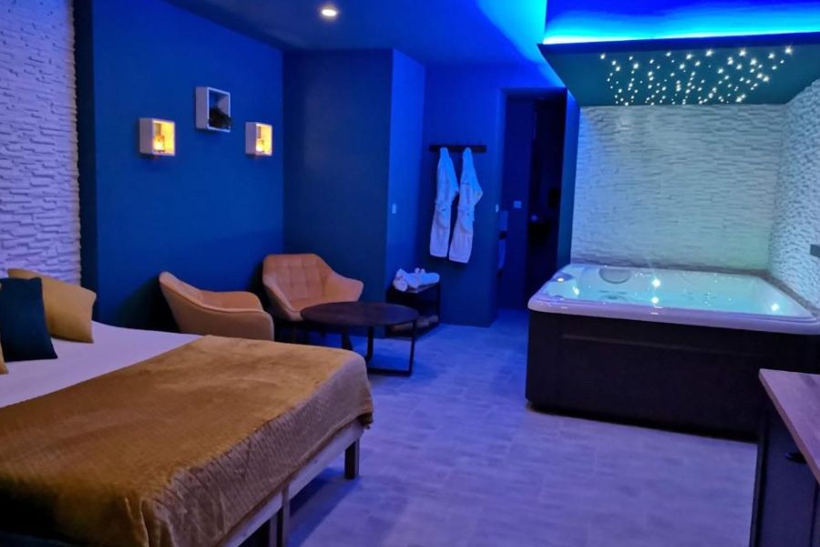 Chambre Superbe maison de ville avec Billard et Jacuzzi Chambre avec Jacuzzi Lille