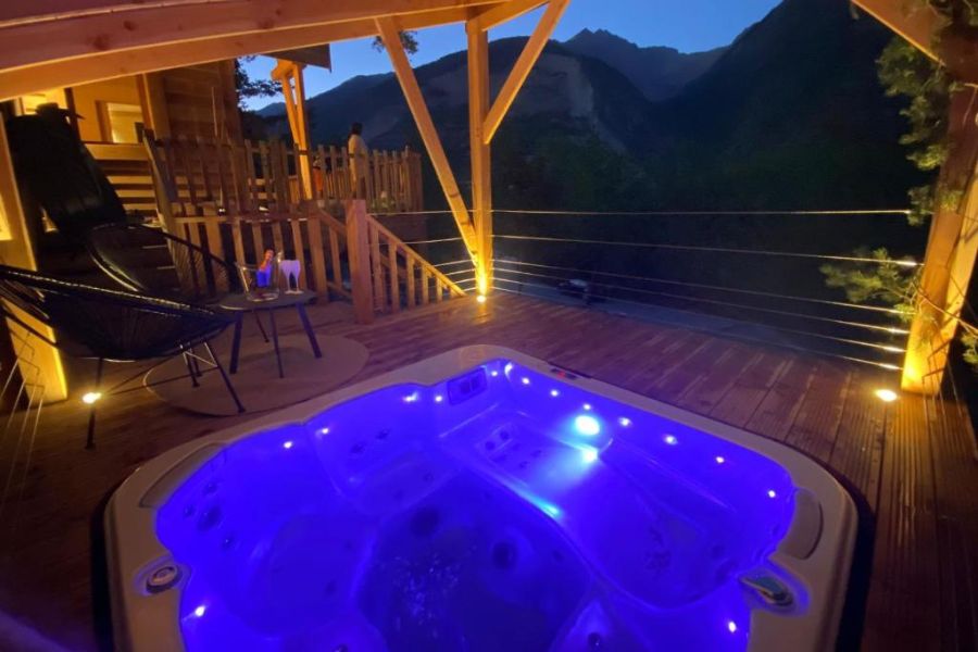 Chalet l'Empreinte / chambre avec Jacuzzi en Provence