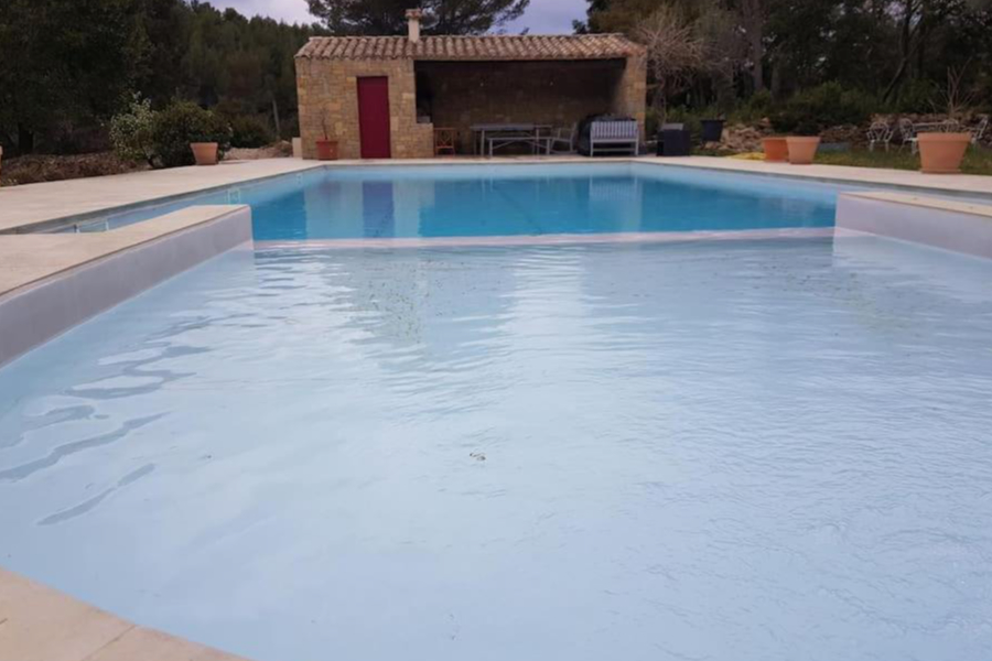 Piscine chambre avec jacuzzi en Provence