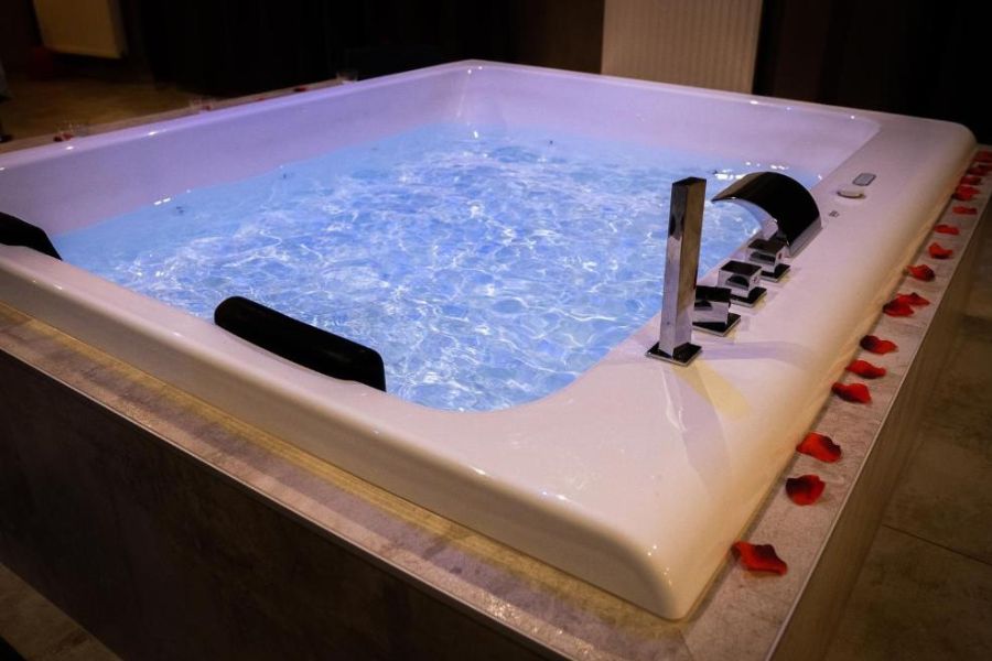 LE LOFT A BULLES (85m2 Jacuzzi Hammam Billiard Bar Douche Sauna) (3)